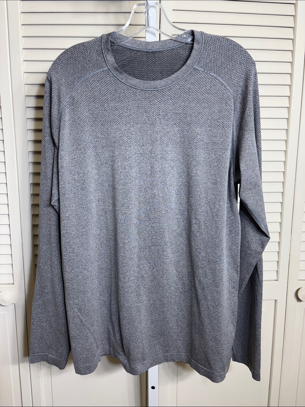 Lululemon Men's Metal Vent Tech Gray Long Sleeve Shirt Medium